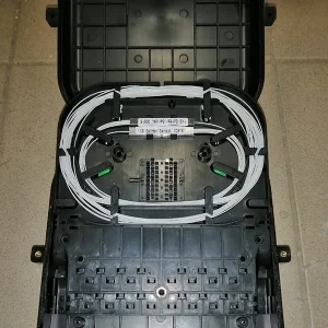 Оптическая кросс-муфта ОКМ-3023-18SC-162-М(В)-18К/2PLC8 (черная) винты со шлицем
