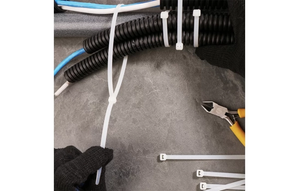 07-0500 Хомут-стяжка кабельная нейлоновая REXANT 500 x4,8 мм, белая, упаковка 100 шт.